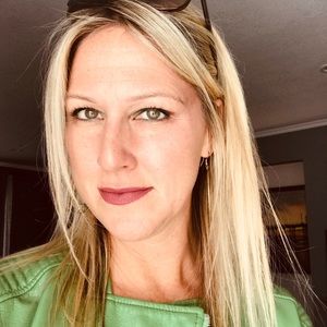 Meet your Posher, Debra